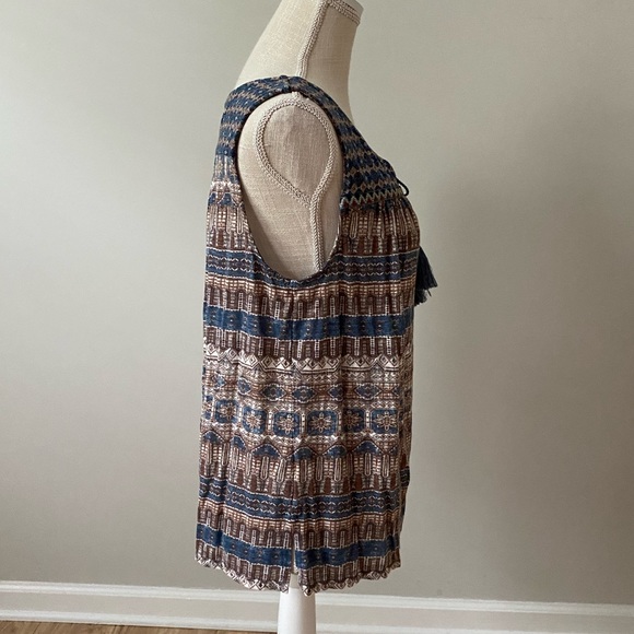 Sleeveless Diamond Pattern Top - Picture 4 of 8